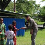Hangatnya Suasana saat Satgas ODC 2025 Bercengkrama dengan Anak-anak di Yalimo