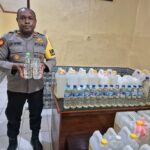 Ratusan Liter Miras dari Luar Timika Diamankan Polisi