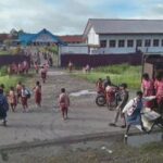 Patroli Humanis Ops Damai Cartenz-2025 di Kenyam, Semangat Kartini dalam Pengamanan dan Kepedulian Sosial