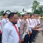 Apresiasi Kinerja, Kapolres Mimika Berikan Penghargaan Kepada Anggotanya