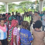 Mama-mama Papua dan Mahasiswa Lakukan Aksi Demo Damai di Kantor DPRK Mimika