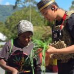 Satgas Operasi Damai Cartenz Sambangi Mama-mama di Puncak Jaya