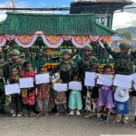 TNI Wujudkan Kepedulian dengan Gelar Kelas Belajar untuk Anak-Anak Papua di Paniai