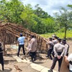 180 Personel Gabungan Bongkar Tenda Perang di Distrik Kwamki Narama