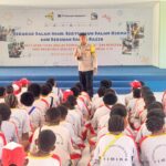 Bhabinkamtibmas Kampung Hangaitji Polres Mimika Berikan Edukasi “Polisi Sahabat Anak” di Sekolah Asrama Taruna Papua