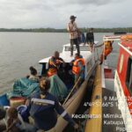 Kehabisan BBM di Perairan Puriri, 12 Penumpang Speed Boat Puskesmas Agimuga Dievakuasi