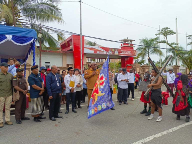 Rayakan Paskah di Mimika, Bupati Johannes Rettob: Kebangkitan Kristus Adalah Momentum Jaga Harmoni Lintas Agama