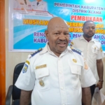 Kabar Duka dari Mimika, Bupati Pimpin Hening Cipta untuk Kepala Distrik Alama yang Wafat saat Tugas