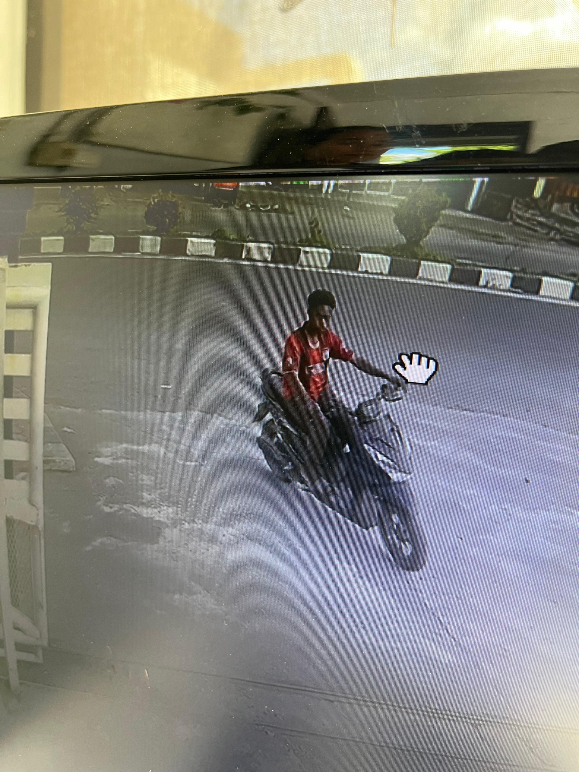 Aksi Pencurian Helm di Parkir Horison Ultima Terekam CCTV, Satpam Klaim Bukan Tanggung Jawab Pihak Hotel