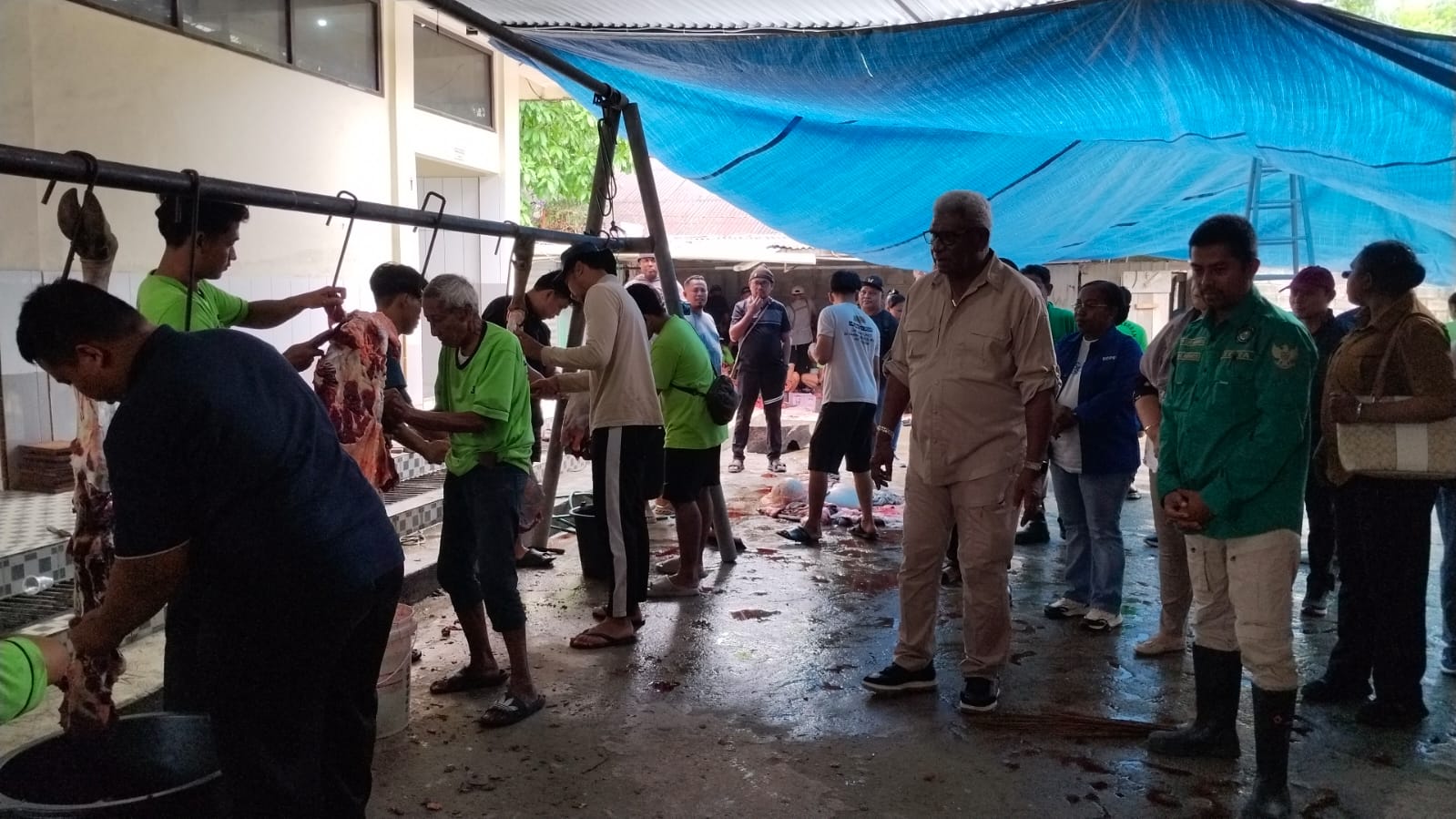 Ribuan Kupon Disalurkan, Puluhan Hewan Kurban Disembelih di Masjid Miftahul Huda Mimika 1 Ribuan Kupon Disalurkan, Puluhan Hewan Kurban Disembelih di Masjid Miftahul Huda Mimika