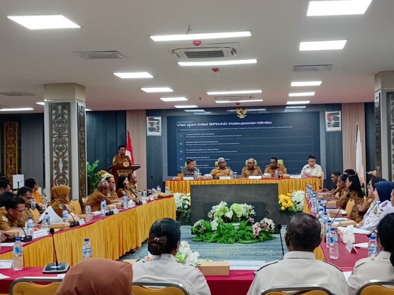 Bupati Soroti Perusahaan “Siluman” di Mimika: Izin dari Jakarta, Pajak Daerah Nihil