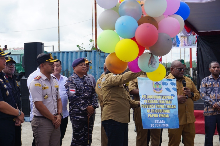 Karantina Papua Tengah Lepas Ekspor Perdana 42 Ton Bawal Hitam ke Malaysia Senilai Rp756 Juta