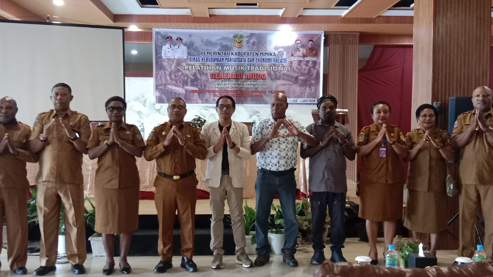 Pemkab Mimika Gelar Pelatihan Musik Tradisional bagi Generasi Muda Amungme dan Kamoro 1 Pemkab Mimika Gelar Pelatihan Musik Tradisional bagi Generasi Muda Amungme dan Kamoro