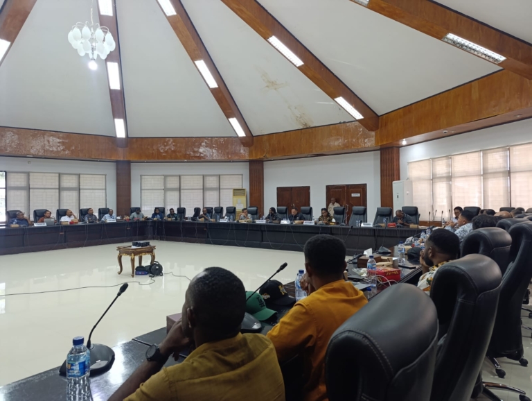 DPRK Mimika Gelar RDP Bahas PO Ayam Broiler, Peternak Lokal Terancam Gulung Tikar