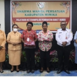 DWP Mimika Gelar Pelatihan Buket Bunga untuk 100 Istri ASN, Dorong Ekonomi Kreatif Perempuan