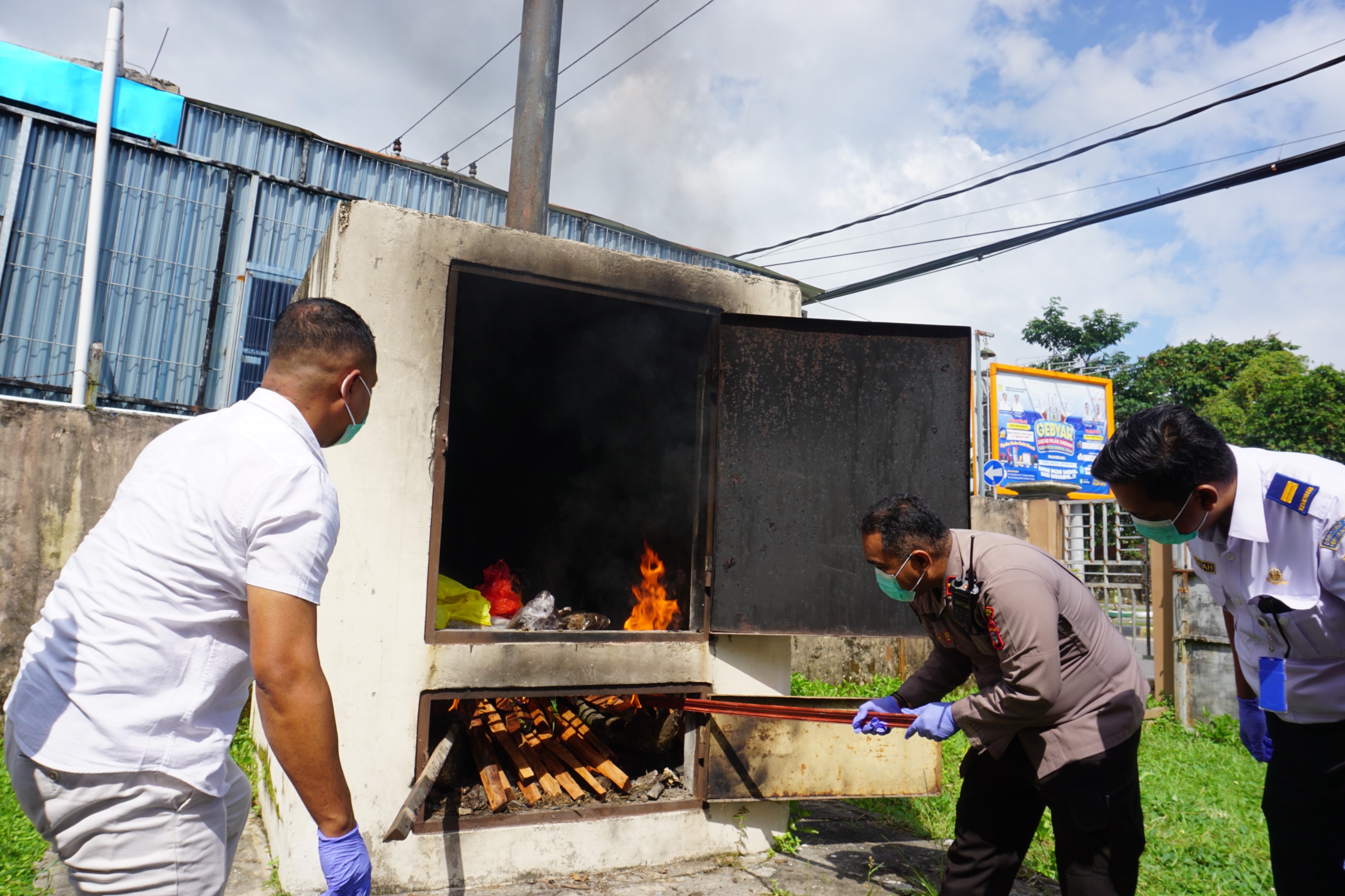 Karantina Papua Tengah Musnahkan 6 Kg Daging dan Sampel Laboratorium Ilegal 4 IMG 20260729 WA0016