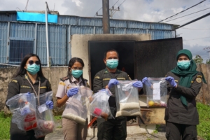 Karantina Papua Tengah Musnahkan 6 Kg Daging dan Sampel Laboratorium Ilegal