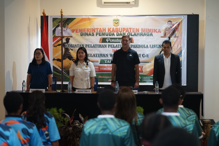 Pemkab Mimika Tutup Pelatihan Pelatih Lisensi D Dan Wasit Lisensi C-2 Tahun 2026
