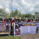 Buruh TKBM Pelabuhan Pomako Datangi DPRK Mimika, Bawa 20 Tuntutan Soal Upah dan Jaminan Kerja
