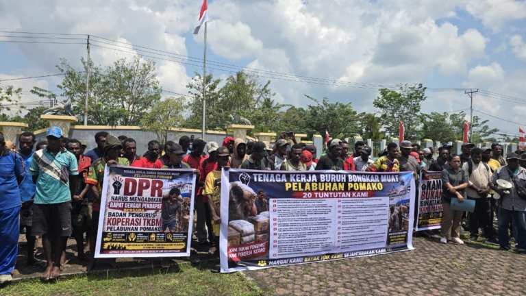 Buruh TKBM Pelabuhan Pomako Datangi DPRK Mimika, Bawa 20 Tuntutan Soal Upah dan Jaminan Kerja