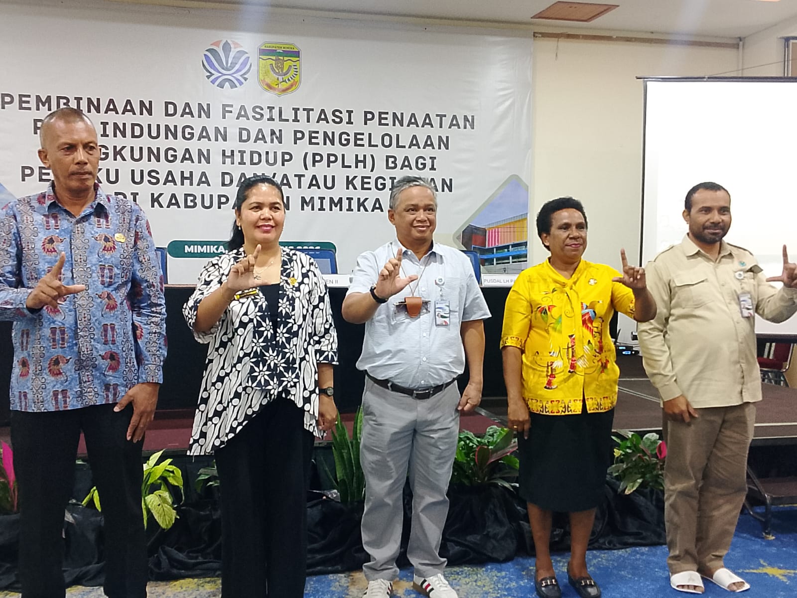 DLH Mimika dan Pusat RH Papua Gelar Pembinaan Pengelolaan Lingkungan Hidup