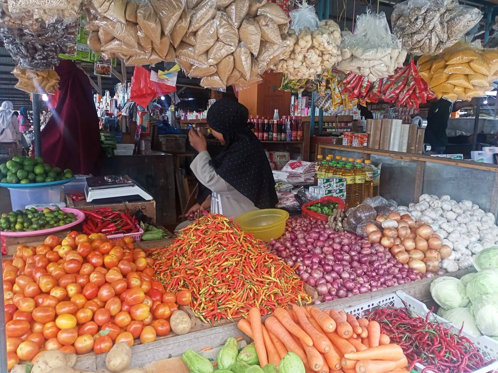 Kemarau Mulai Dorong Kenaikan Harga Pangan di Pasar Sentral Mimika 1 Kemarau Mulai Dorong Kenaikan Harga Pangan di Pasar Sentral Mimika