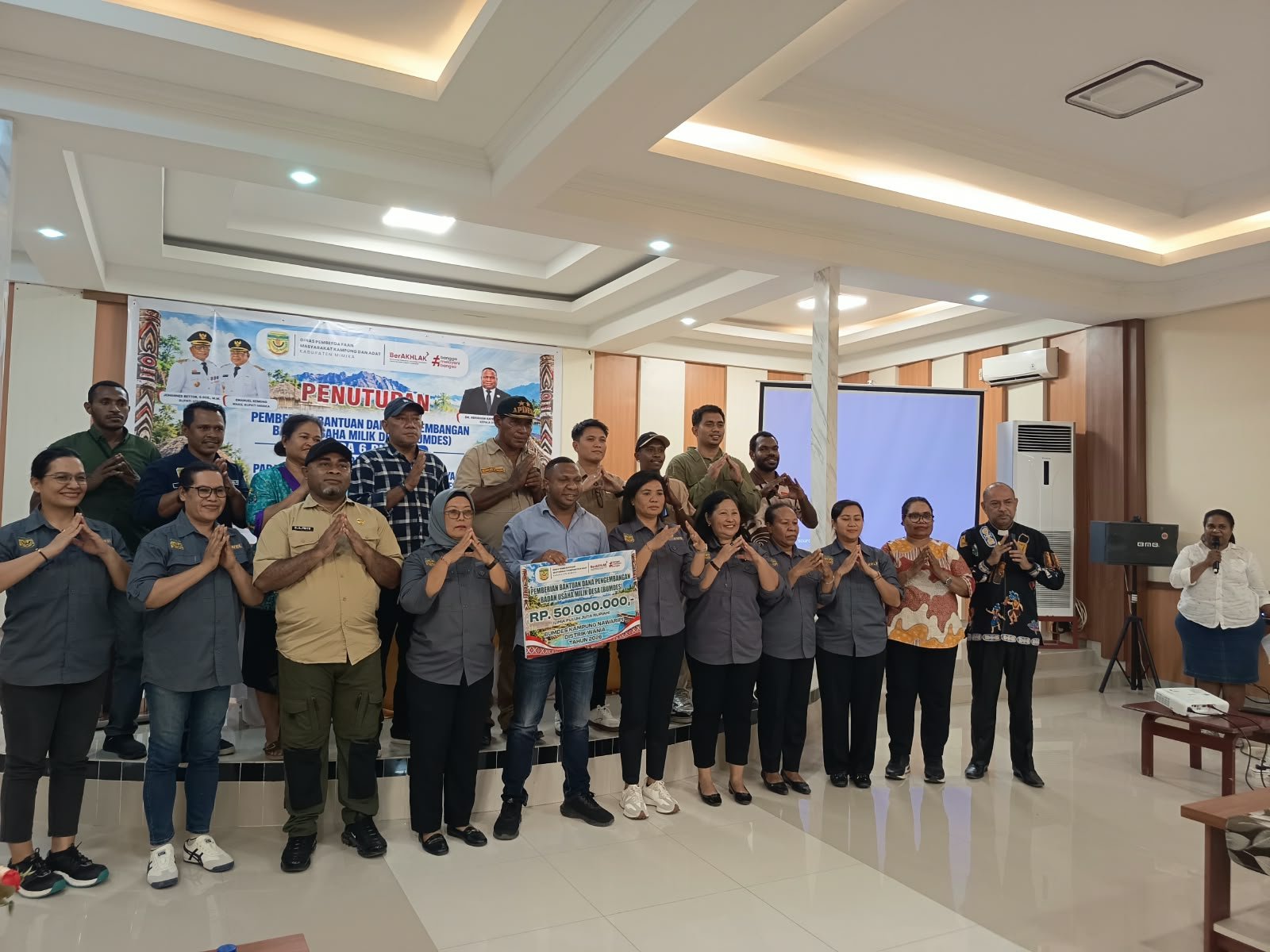DPMK Kabupaten Mimika Tutup Rangkaian Kegiatan Pembinaan BUM Kampung dan Kerja Sama Antar Kampung 2 IMG 20261017 WA0002