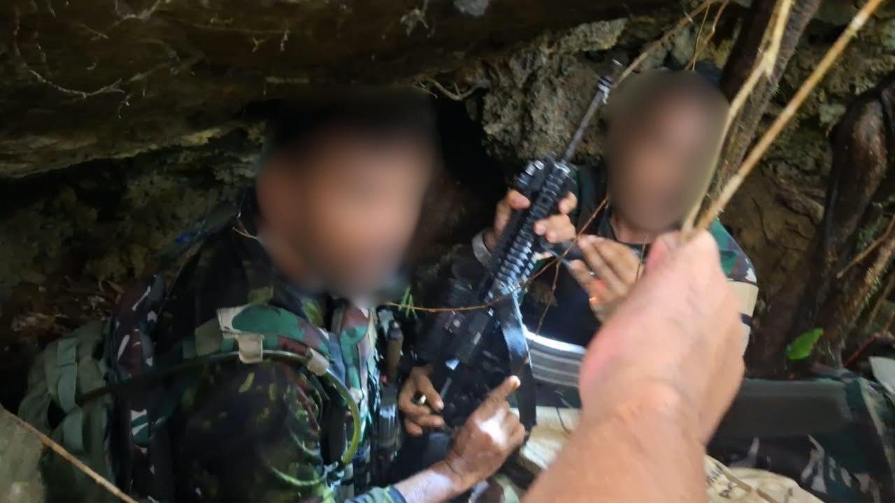 Tim Gabungan Koops TNI Habema Amankan Kembali Senjata Caracal dan 17 Butir Amunisi di Maybrat 2 IMG 20261017 WA0021