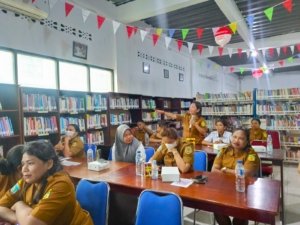Galeri Foto :Perpustakaan Mimika Benahi 6.000 Buku Lewat Digitalisasi dan Rekatalogisasi