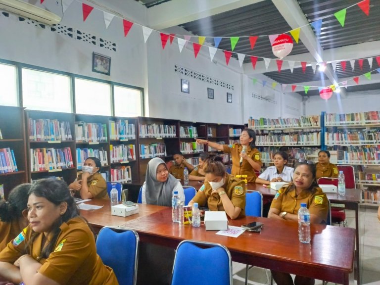 Galeri Foto :Perpustakaan Mimika Benahi 6.000 Buku Lewat Digitalisasi dan Rekatalogisasi
