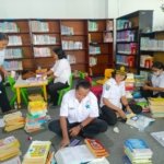 Dinas Perpustakaan dan Arsip Mimika Mulai Benahi Pengolahan Koleksi Digitalisasi dan Rekatalogisasi