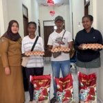 Kelurahan Otomona Salurkan Bantuan OTSUS kepada 30 Keluarga Orang Asli Papua